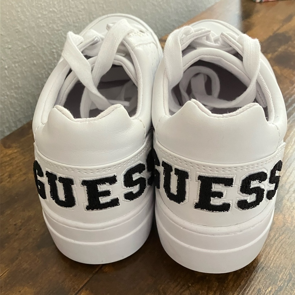 Guess sneakers size 9